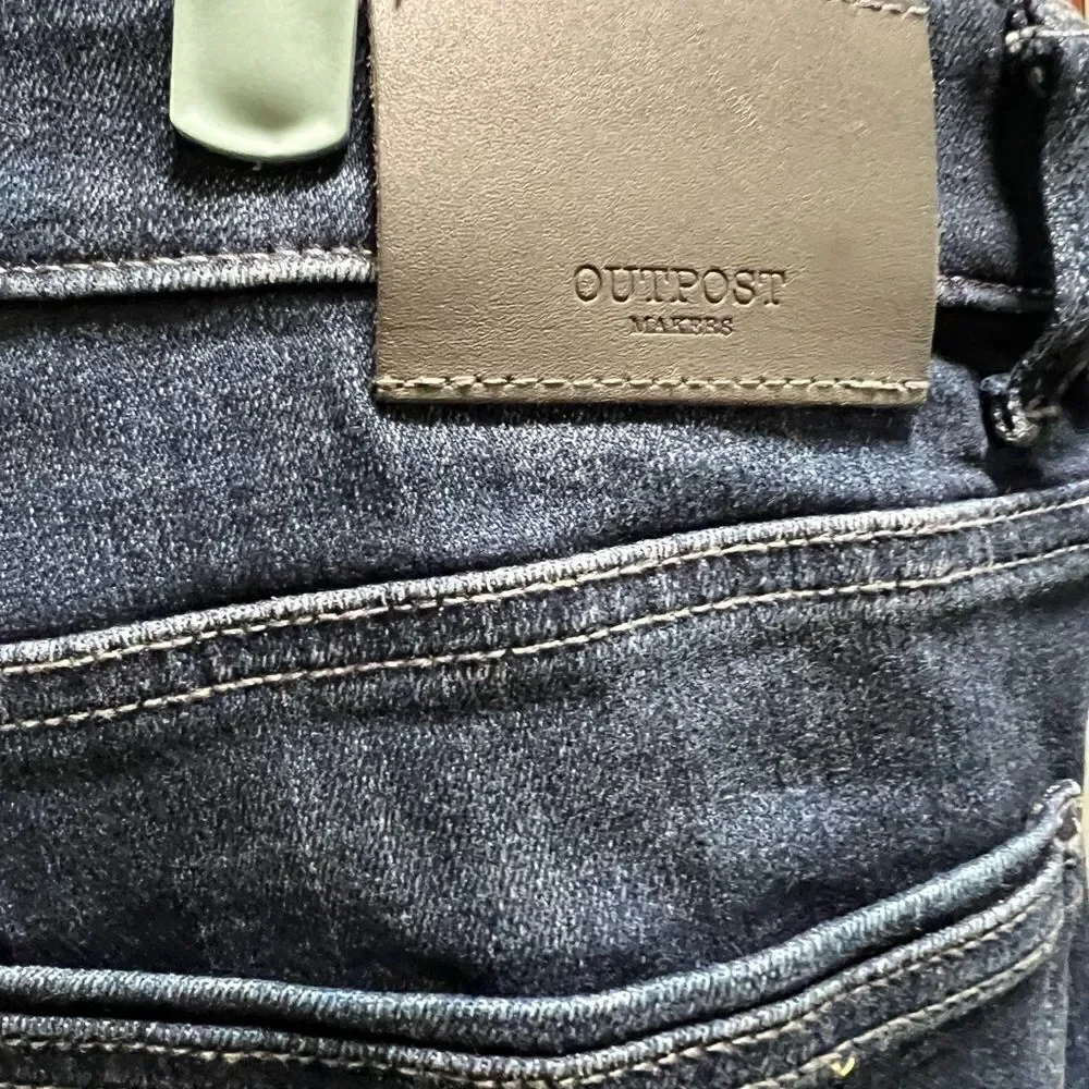 NWOT. Buckle Outpost Makers Dark Wash Blue Jeans 34 x 32 #JTB023